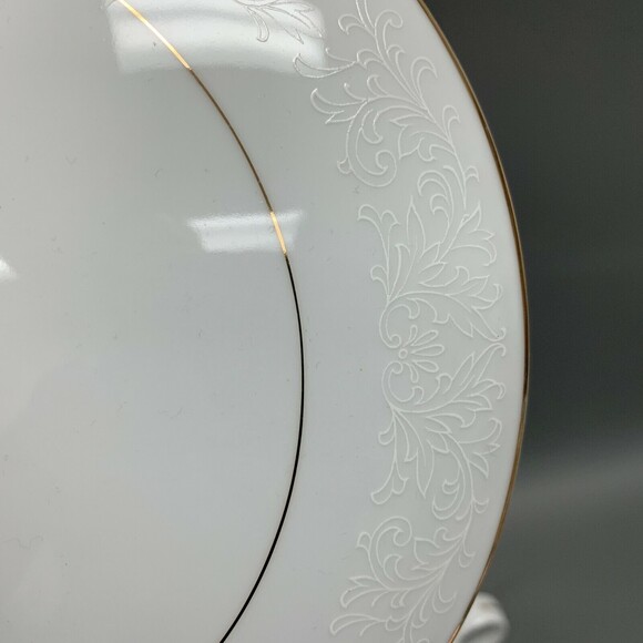 Touch of Gold Embassy Covered Vegetable Bowl Lid White Border Design Gold Trim - Picture 4 of 7